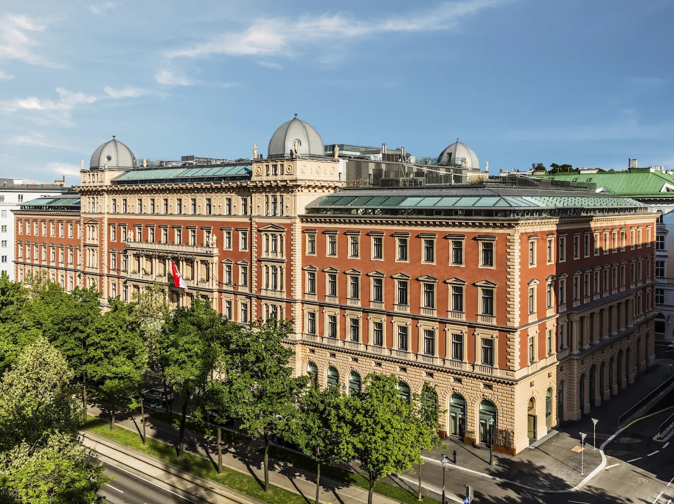 Transfer to Palais Hansen