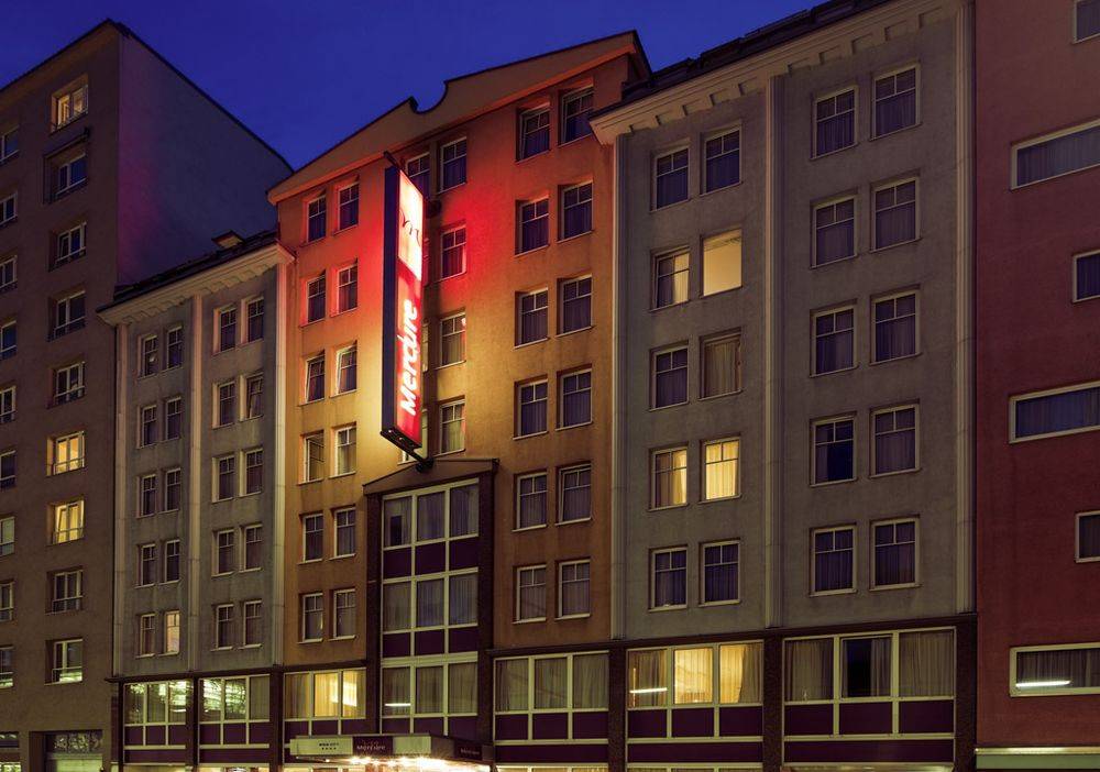 Transfer to Mercure Hotel Vienna